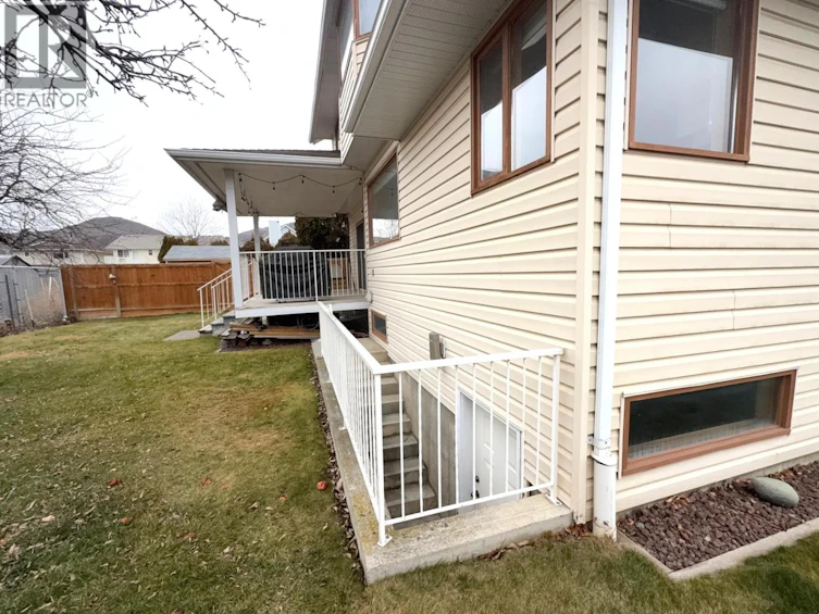 864 Nicolani Drive, Kamloops, BC, V2B 5B3 - 7