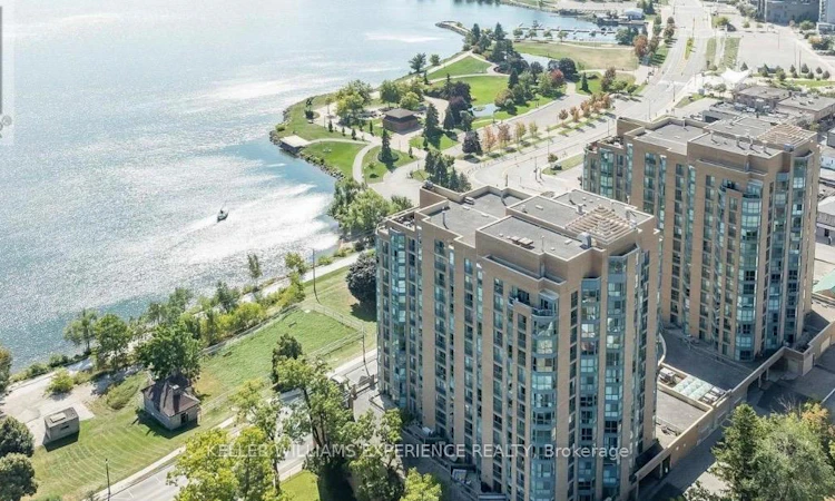 401-140 Dunlop Street E