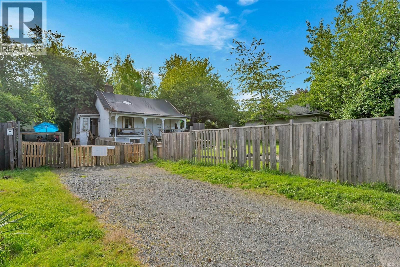 307 Holly Avenue, Nanaimo, BC, V9S 3M3