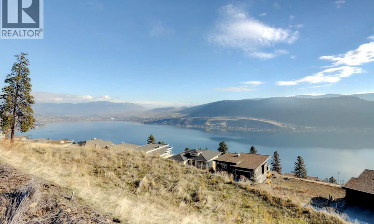 Lot 20-8944 Hampshire Crescent
