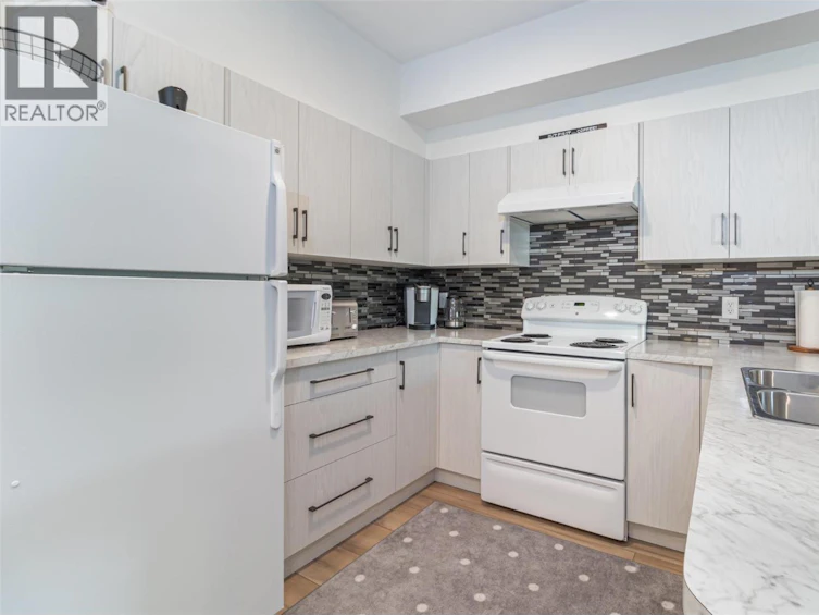 2207-1873 Country Club Drive, Kelowna, BC, V1V 2A7 - 7