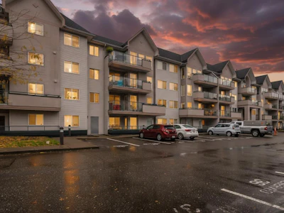 401-33738 King Road - 2