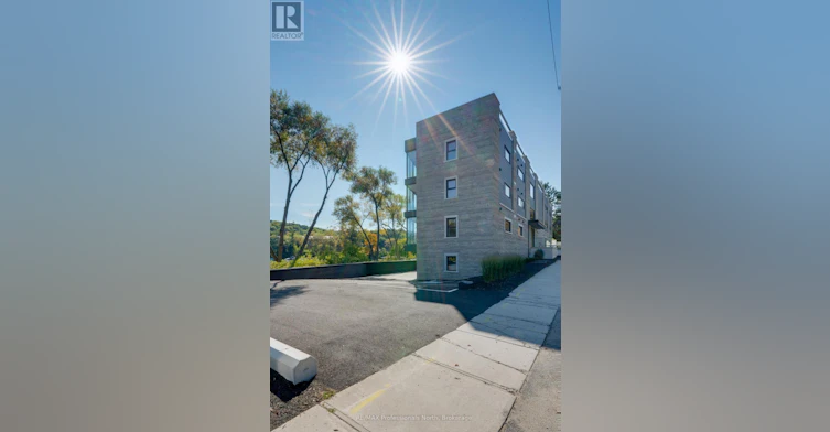 105-32 Brunel Road, Huntsville, ON, P1H 1P5 - 5