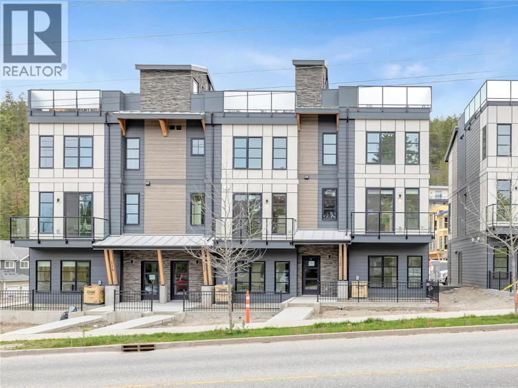 112-1455 Cara Glen Court, Kelowna, BC, V1V 2J1 - 2