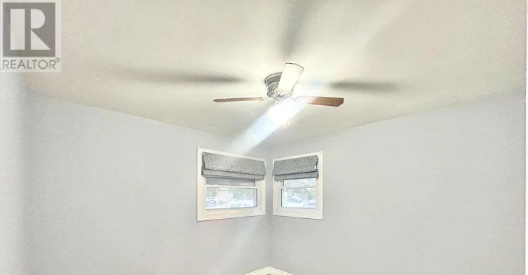 MAIN-3843 Hillcrest Boulevard, Windsor, ON, N9C 2E4 - 20