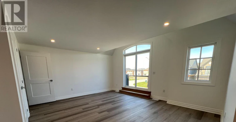UPPER-7532 Splendour Drive, Niagara Falls, ON, L2H 3V9 - 5
