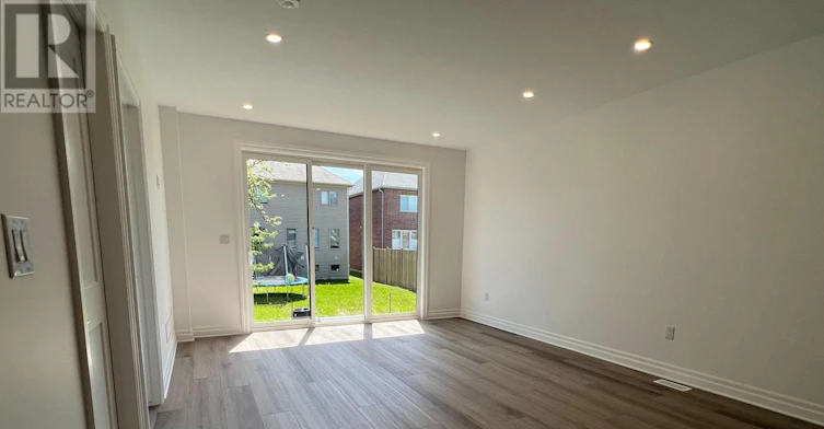 MAIN-7532 Splendour Drive, Niagara Falls, ON, L2H 3V9 - 4