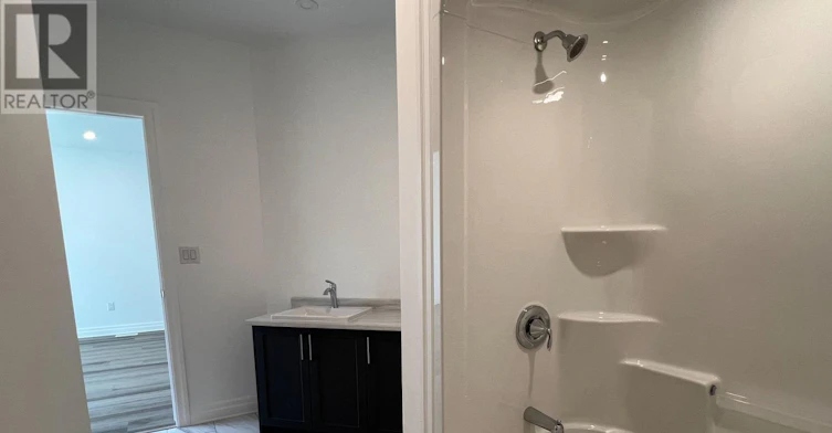 MAIN-7532 Splendour Drive, Niagara Falls, ON, L2H 3V9 - 12