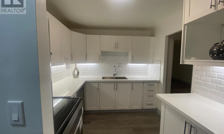 205-895 Kennedy Road