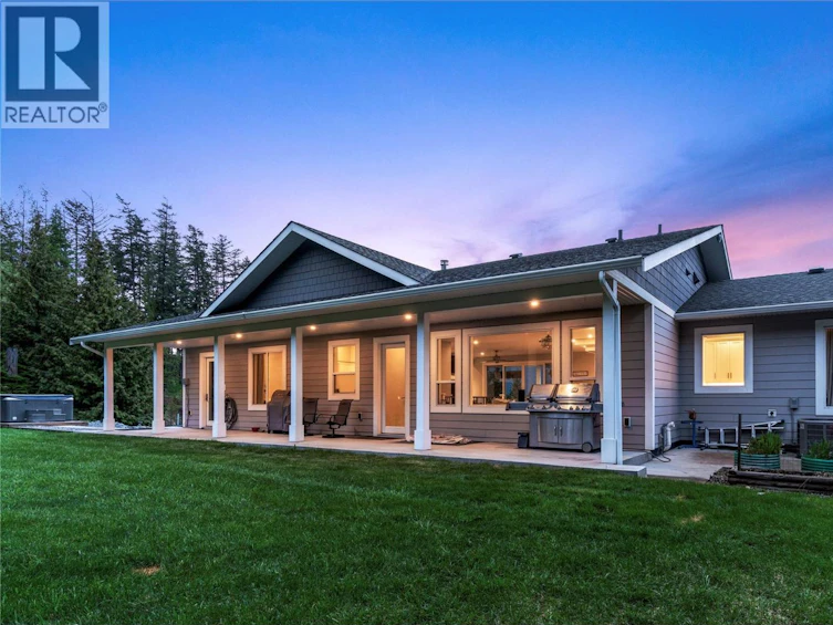 2030 NE Canoe Beach Drive, Salmon Arm, BC, V1E 2M5 - 5