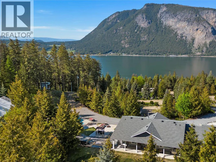 2030 NE Canoe Beach Drive, Salmon Arm, BC, V1E 2M5 - 53