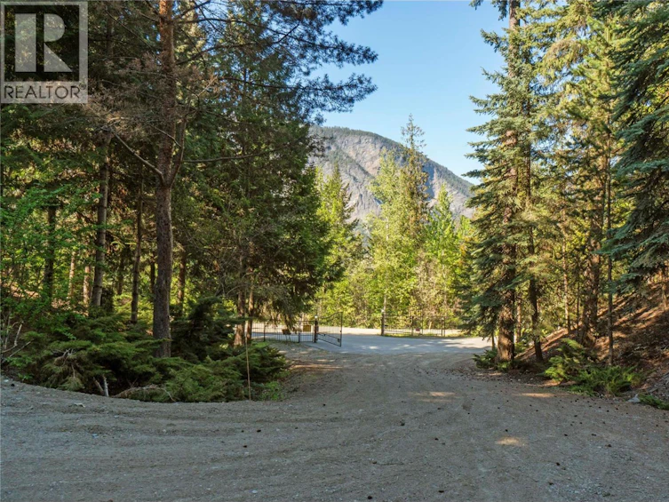 2030 NE Canoe Beach Drive, Salmon Arm, BC, V1E 2M5 - 65