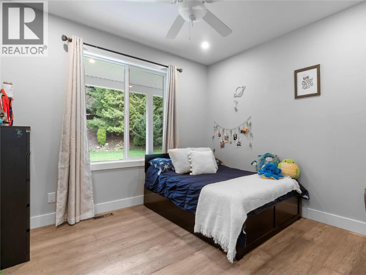 2030 NE Canoe Beach Drive, Salmon Arm, BC, V1E 2M5 - 28
