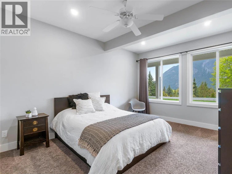 2030 NE Canoe Beach Drive, Salmon Arm, BC, V1E 2M5 - 32