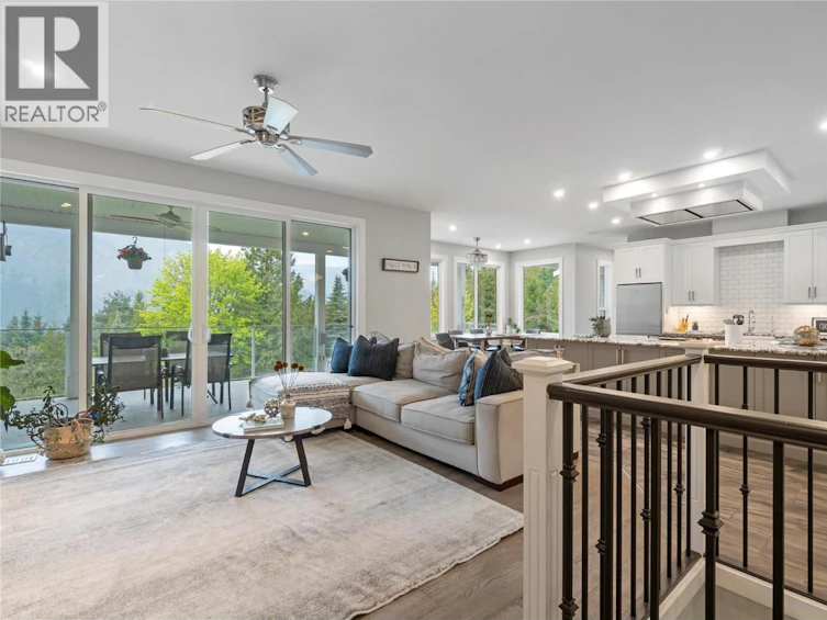 2030 NE Canoe Beach Drive, Salmon Arm, BC, V1E 2M5 - 10