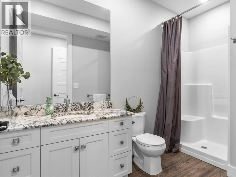 2030 NE Canoe Beach Drive, Salmon Arm, BC, V1E 2M5 - 33