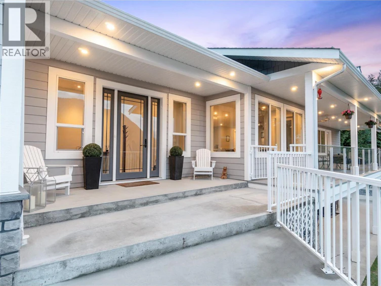 2030 NE Canoe Beach Drive, Salmon Arm, BC, V1E 2M5 - 6