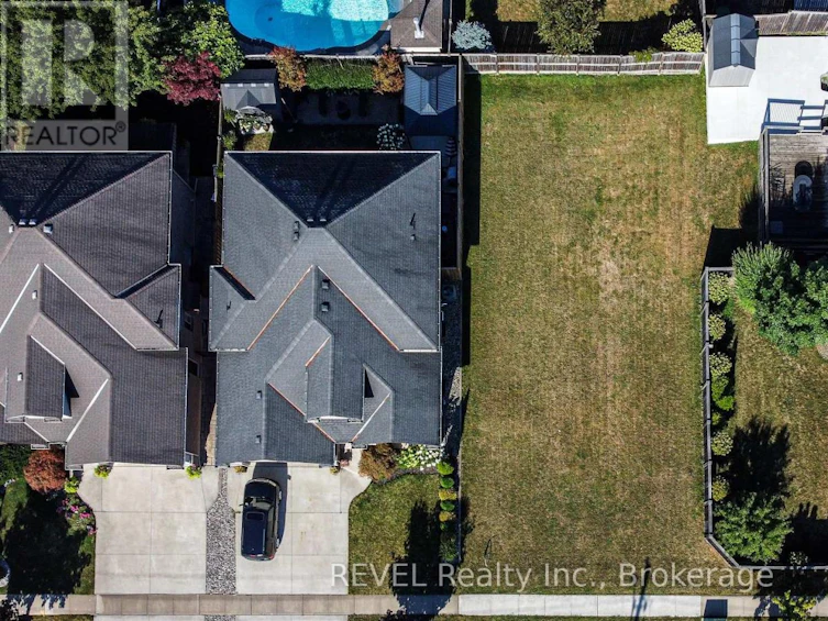 201 First Street Louth, St. Catharines, ON, L2W 1C2 - 4