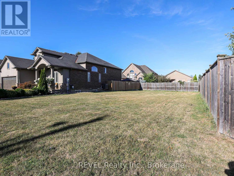 201 First Street Louth, St. Catharines, ON, L2W 1C2 - 9