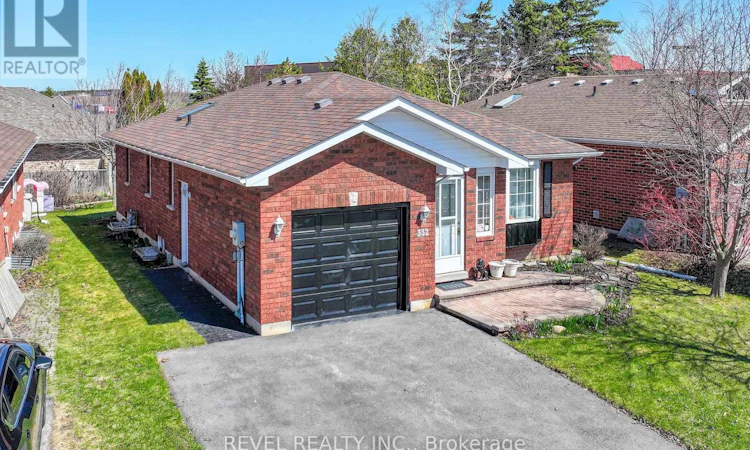 332 Mary Street W