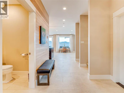 8844 Hampshire Crescent - 4