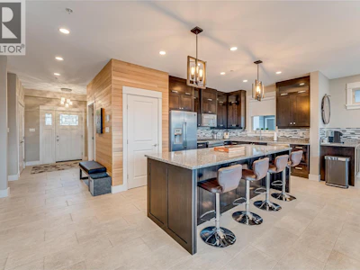 8844 Hampshire Crescent - 5