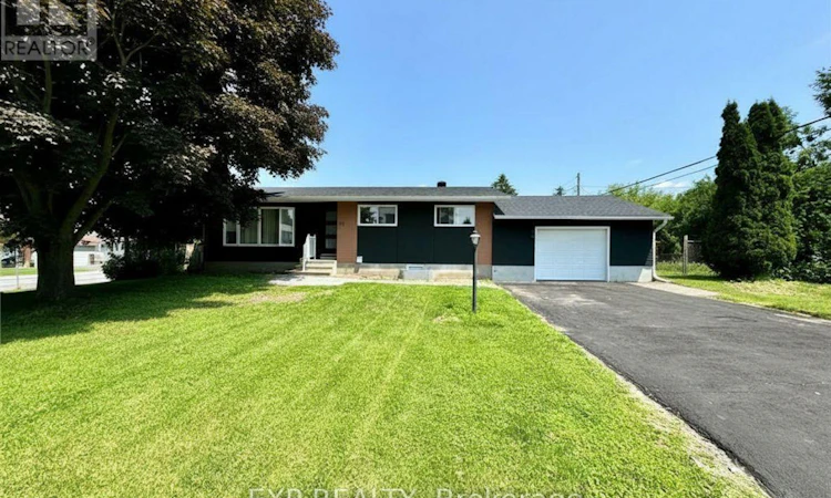 44 Sherry Lane