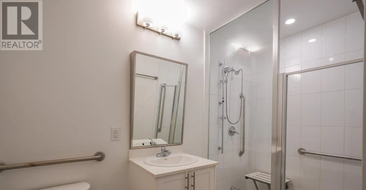 204-100 Bond Street E, Oshawa, ON, L1G 0B7 - 7
