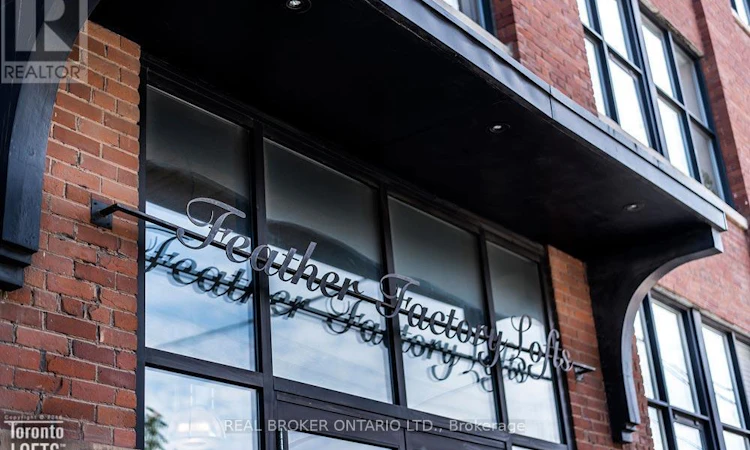 PH3-2154 Dundas Street W
