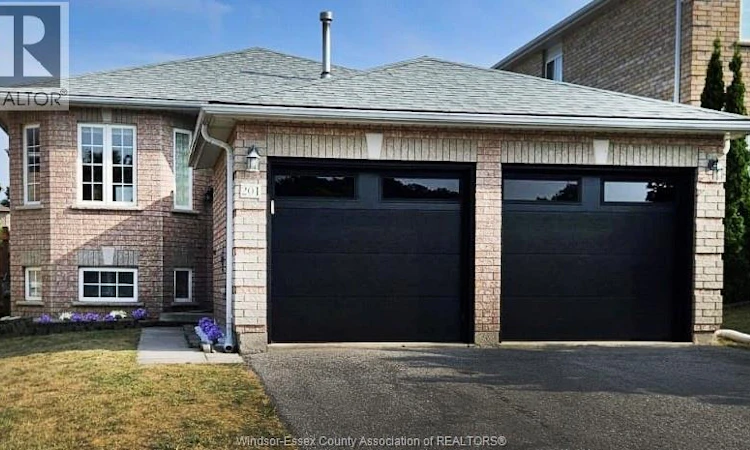 201 Hanmer Street East