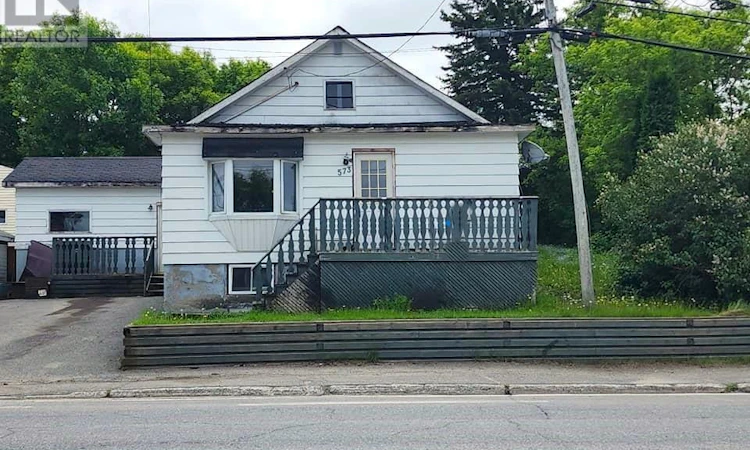 573 Government Road W