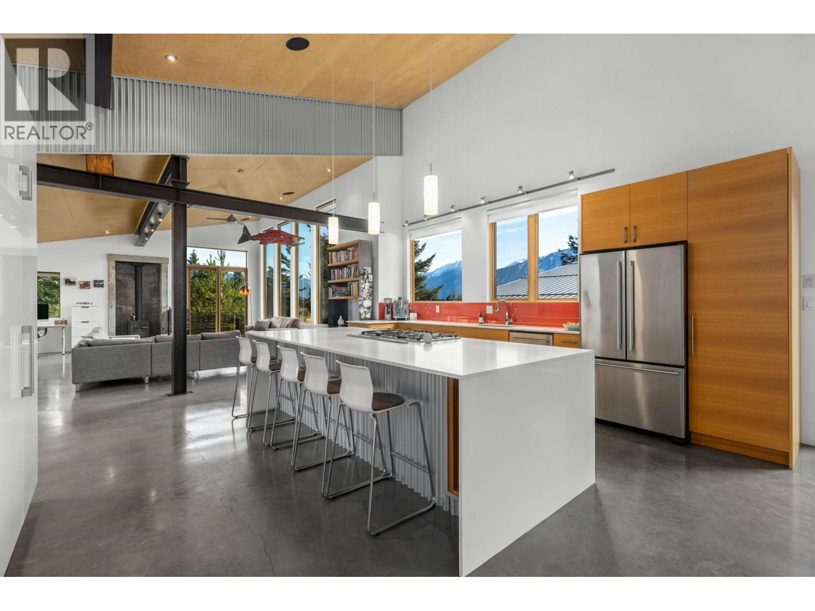 7465 Dogwood Street, Pemberton, BC, V0N 2L0