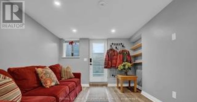 BSMT-754 Craighurst Court, Pickering, ON, L1X 2W9