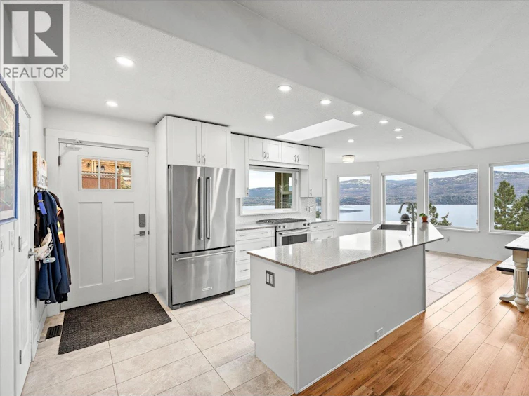 1238 Mccallum Road, West Kelowna, BC, V1Z 2T9 - 3