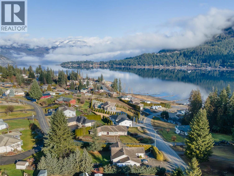 2483 Marine Place, Blind Bay, BC, V0E 1H1 - 9