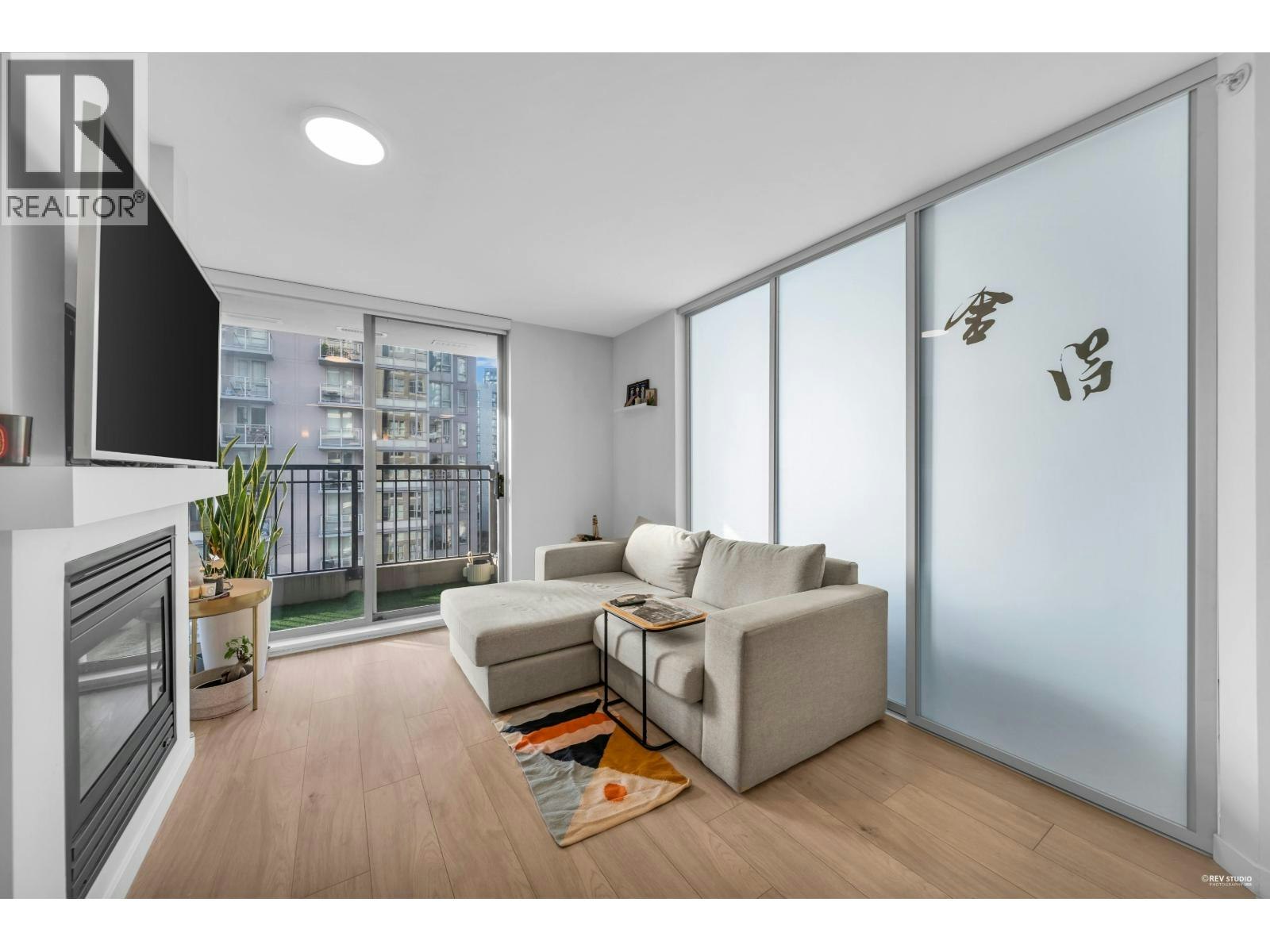 1001-989 Richards Street, Vancouver, BC, V6B 6R6