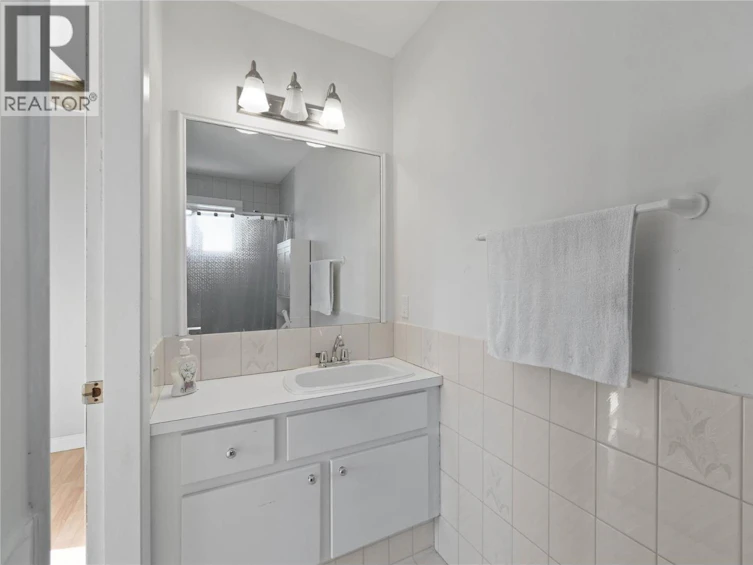 1144 Pembroke Avenue, Kamloops, BC, V2B 7W6 - 14
