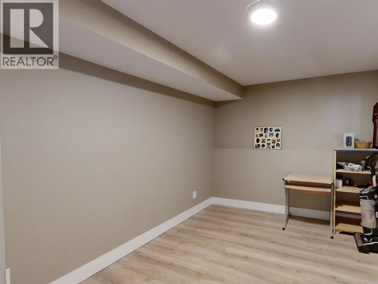 4737 Sussnee Road, 100 Mile House, BC, V0K 2Z0 - 37