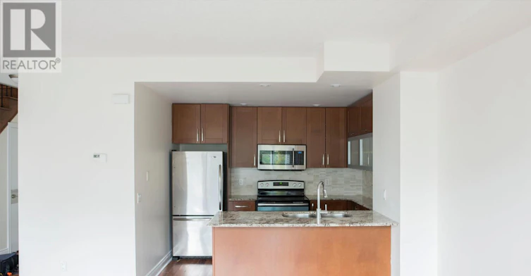 TH 118-90 Stadium Road, Toronto, ON, M5V 3W5 - 7