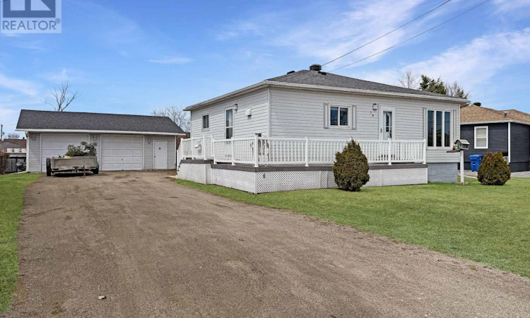 16 Lasalle Avenue