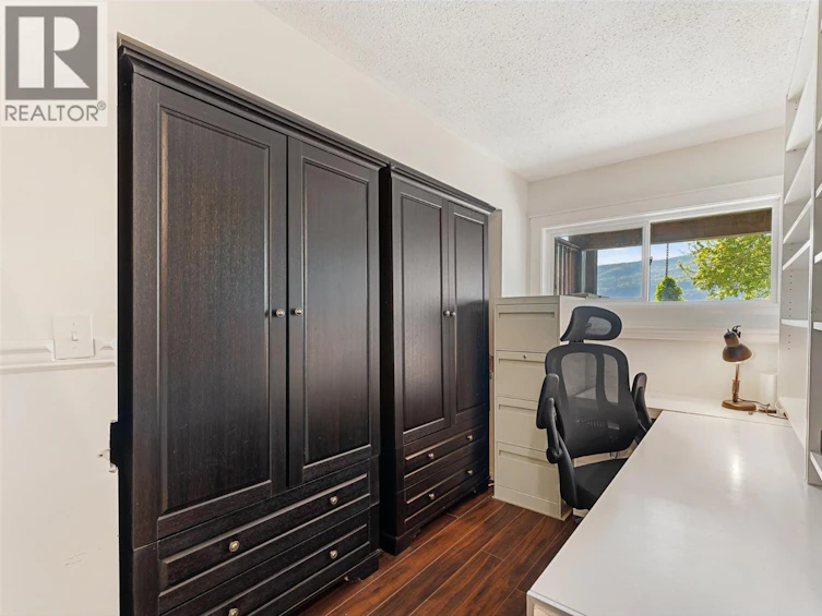 2165 Paly Road, Kelowna, BC, V1V 2B9 - 21
