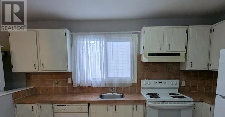 MAIN-712 Victory Drive, Pickering, ON, L1W 2S2 - 2