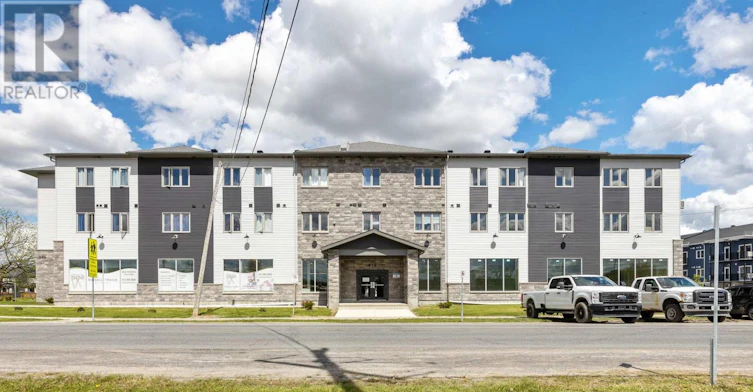 302-979 Russell Road NORTH, Russell, ON, K4R 0L9