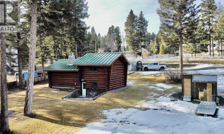 4895 Meesquono Trail
