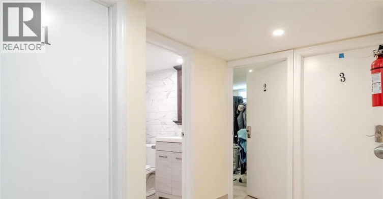 Room 3-609 St. Joseph, Windsor, ON, N9C 3H3 - 27