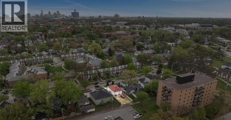 Room 3-609 St. Joseph, Windsor, ON, N9C 3H3 - 46
