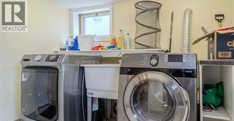 Room 3-609 St. Joseph, Windsor, ON, N9C 3H3 - 24