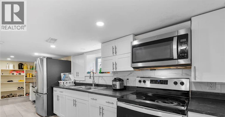 Room 5-609 St. Joseph, Windsor, ON, N9C 3H3 - 35