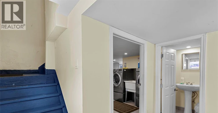 Room 5-609 St. Joseph, Windsor, ON, N9C 3H3 - 25