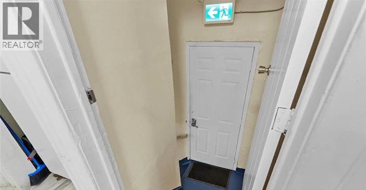 Room 5-609 St. Joseph, Windsor, ON, N9C 3H3 - 22